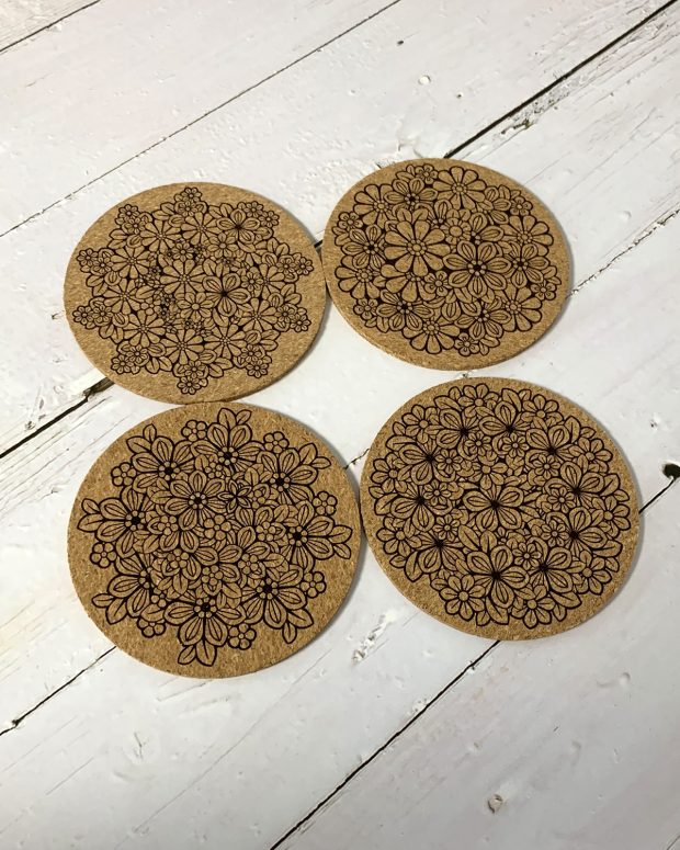 Glasunderlägg i kork - Flowermandla 4-pack - Bild 3